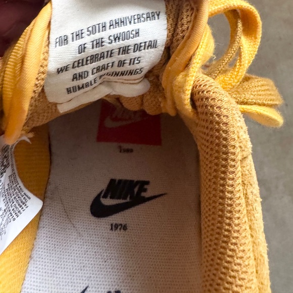 NIKE AIR FORCE 1 LOW (DA8302-700) Women’s University Gold Shoes-Size 8 1/2 - Picture 3 of 12